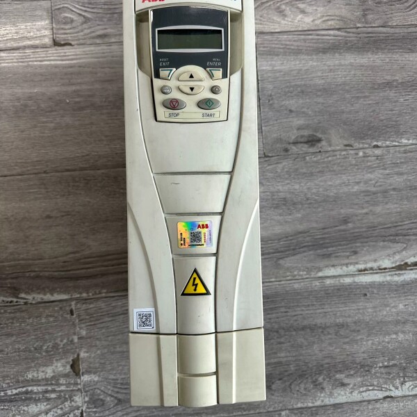 非标价ABB鍙橀鍣ˋCS510-01-0721-4锛�3KW锛屽甫闈㈡澘议价