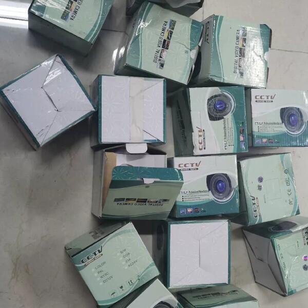 CCD摄像头，1/3CCD芯片，黑白，700�VL，详谈