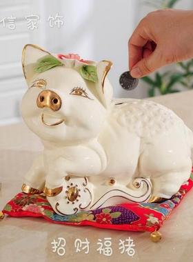 创意招财猫猪摆件布加垫铃围脖件铃铛配工艺礼品摆坐设红垫26764