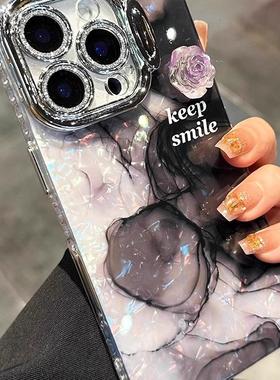 黑色晕染立体山茶花适用苹果16promax手机壳镜头支架iPhone1新款复古水墨画14带闪粉镜头膜13小众高级感女男