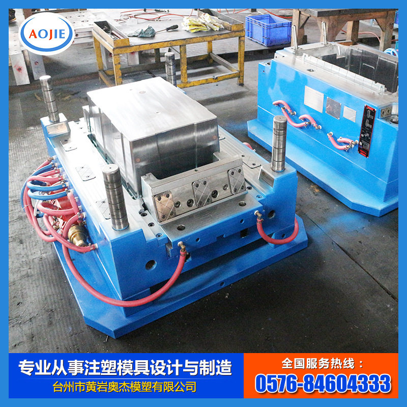 台州市黄岩模具厂专门定做摩托车模具