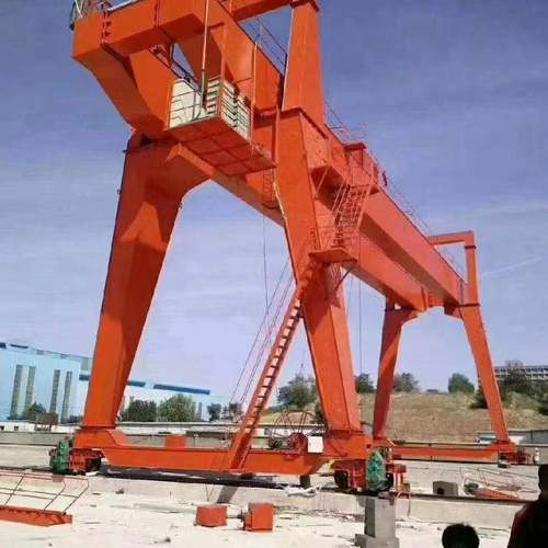 10吨单主梁龙门吊码头港口用上包下花龙门吊电动MH型轨道龙门吊