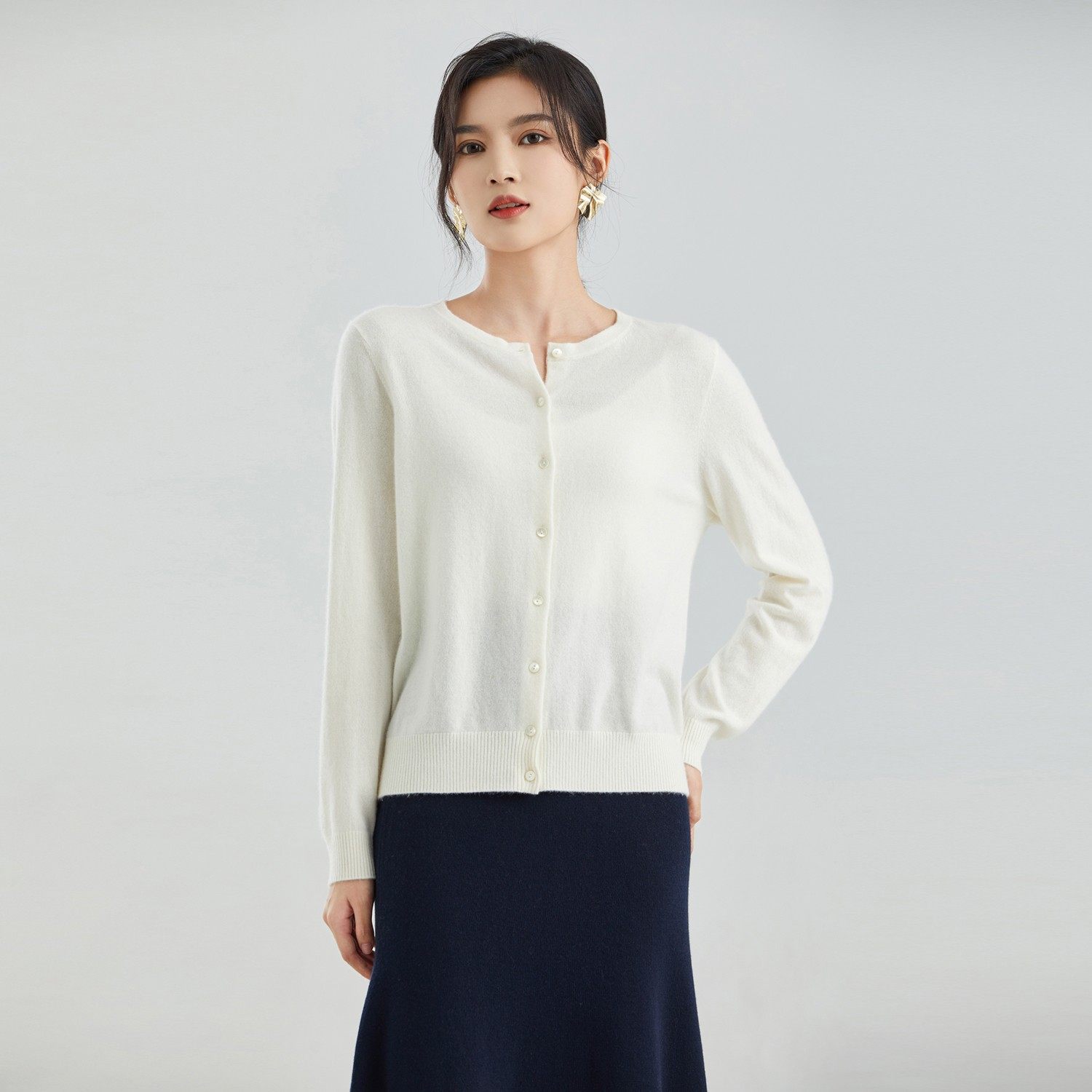 东黎 100%小山羊绒 女士秋冬内搭圆领羊绒开衫紧密针织保暖打底衫,女装/女士精品,羊绒衫,淘宝优惠券,粉丝福利购,淘宝优惠卷