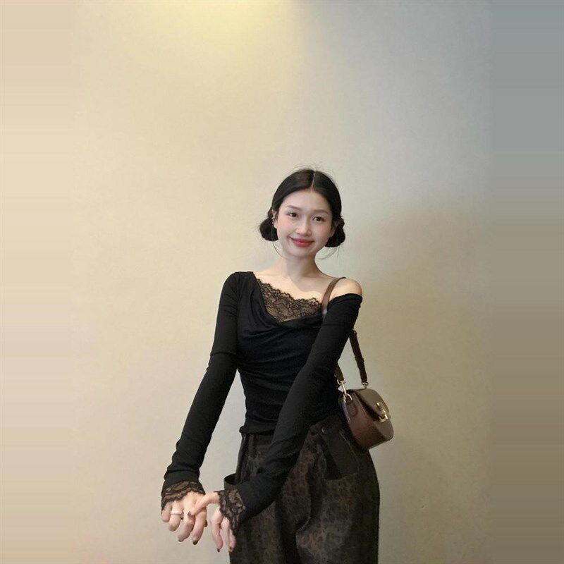 FunnJ方几设计感拼接蕾丝打底衫女复古修身显瘦内搭针织上衣