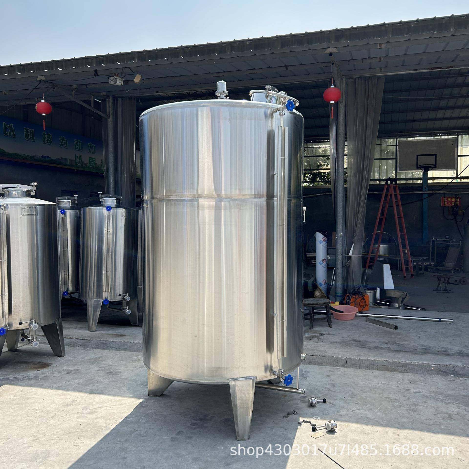 多规格不锈钢储酒罐1-100吨立式白酒储存罐酒容器厂家