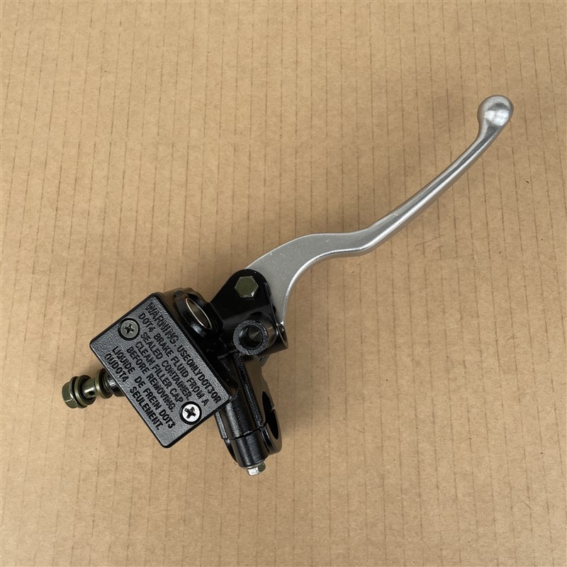 适用 轻骑铃木摩托车 UU125T-2 UY125T UE125T 前刹车泵 上泵