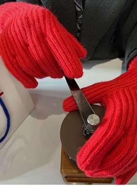 跨境红色手套圣诞新年针织纯色韩国分指露指触屏防寒冬季加厚保暖