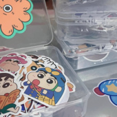 贴纸可爱贴画小收纳盒塑料透明翻盖咕卡小卡塑料盒卡套卡膜塑料盒