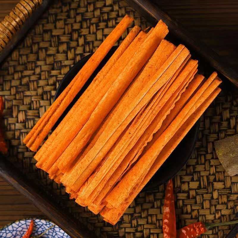 绿爽干辣条解馋零食8090小时候休闲甜辣怀旧干辣条小吃批发五毛钱