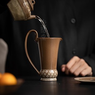 圭隐堂粉引手绘陶瓷公道杯复古侘寂家用公杯泡茶杯分茶器茶海梵汝
