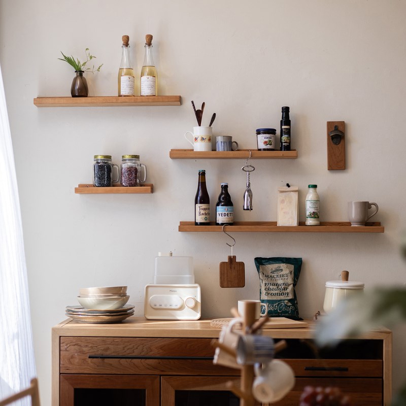 掬涵实木墙上置物架多层收纳架家用客厅卧室整理架原木搁板储物架