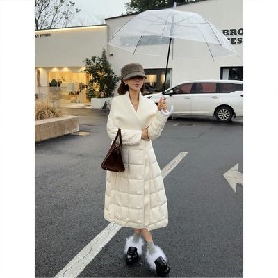 90鹅绒羊毛大翻领拼接保暖羽绒服