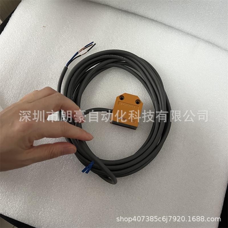 TL-T5E1-7 EE-SPY301 EE-SPW421 EE-SPW321 EE-SPWD311开关传感器