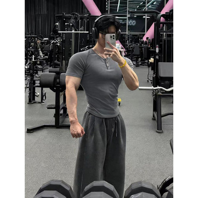 灰色亨利领健身短袖男款