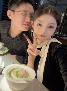 冯（CHAOMEI【舞会】黑色丝绒连衣裙蕾丝拼接轻奢连衣裙TG02410