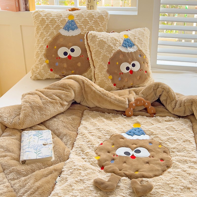 加厚保暖卡通可爱抱枕被子两用二A合一毛毯车载靠垫办公室午休新