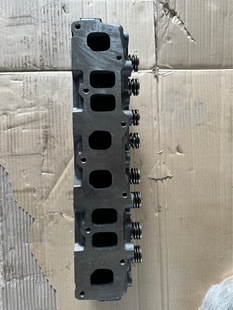 C240缸盖 叉车缸盖