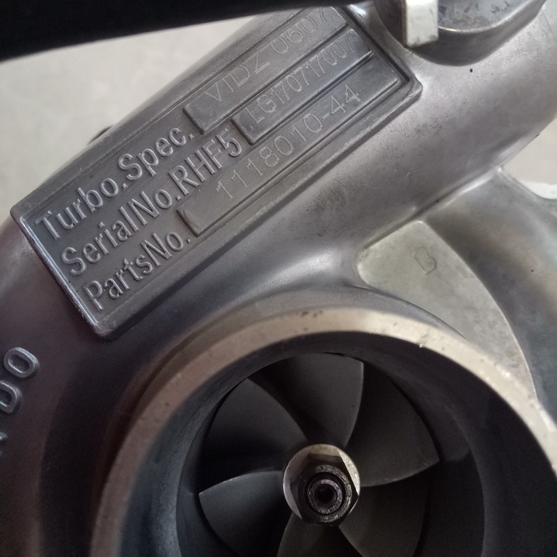 五十铃4JB1发动机涡轮增压机器带阀 1118010-44 RHF5 VIDZ-0607