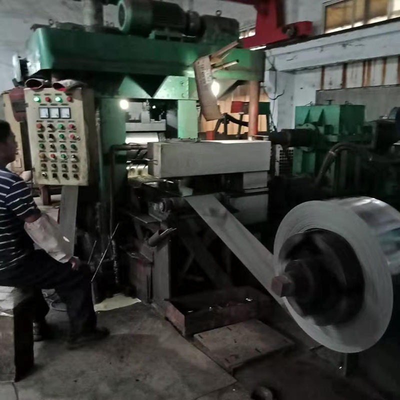 厂家批发烤蓝铁皮打包带打包钢带重型货物金属捆扎带现货供应