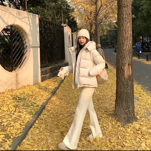 露露LuLu同款羽绒服女冬季连帽白色短款收腰加厚白鸭绒面包服外套