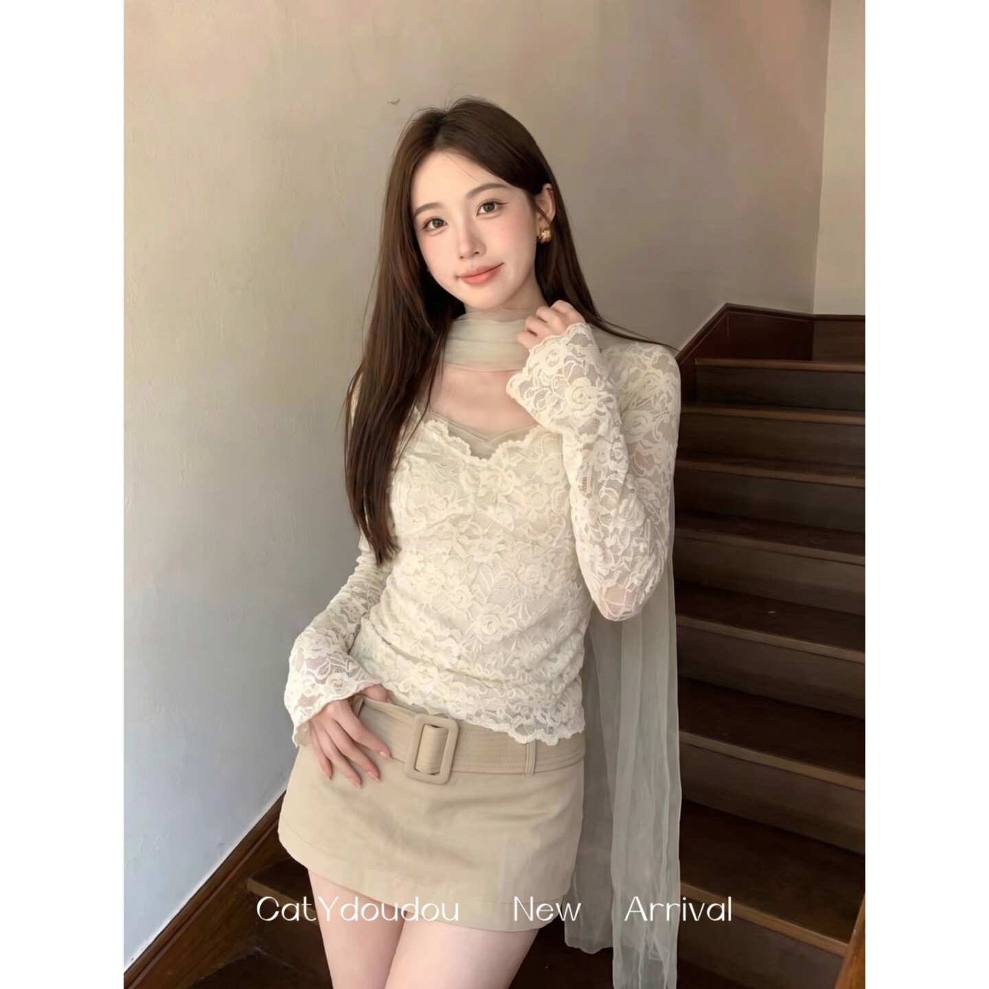 法式温柔风蕾丝V领长袖T恤女