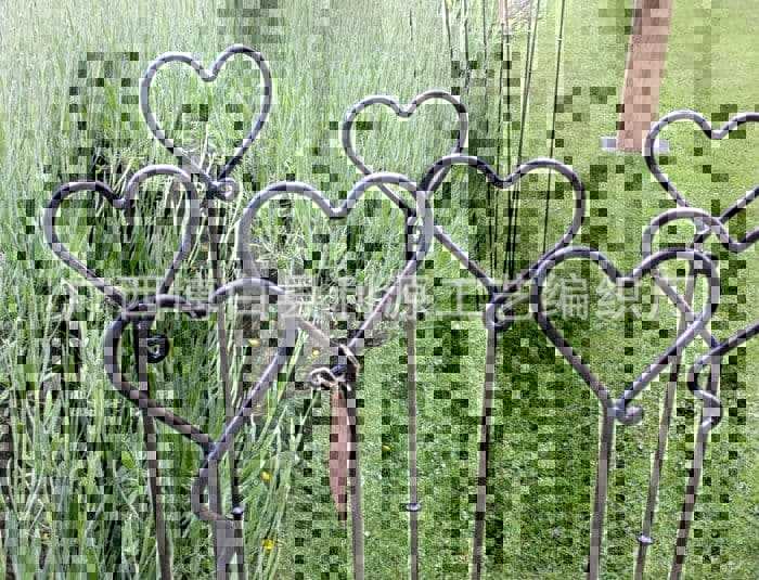 铁线心形梯形攀爬架指路牌园艺装饰 铁制爱心婚庆婚礼旗杆指示牌