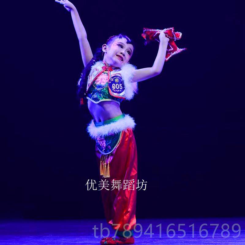 高档数名族服装儿童出服新款桃李族杯虎少妞古演典舞服装东北秧歌