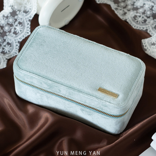 首饰盒202f3新款高级毛绒布收纳盒高档便携轻奢丝绒包珠宝手饰品