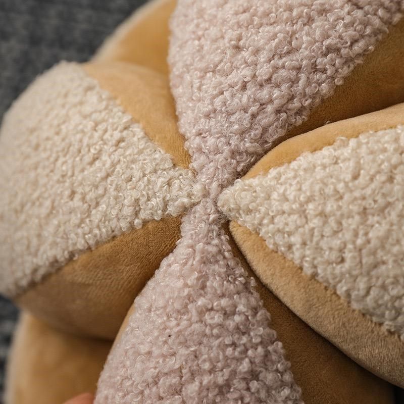 现代简约绣球抱枕新中式高级感软装靠枕法式轻奢客厅沙发球形靠垫