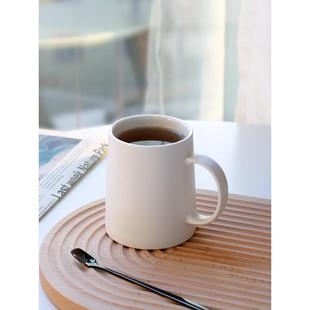 高级感简约哑光陶瓷马克杯家用复古咖啡杯水杯带盖勺把手喝茶杯子