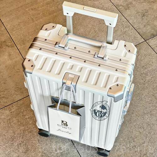 高档PC行李ins新款女铝框2向6寸箱28拉万杆箱轮24旅行箱20密码皮