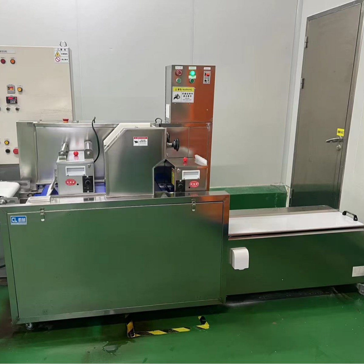 上海叠皮机 厂家直销不锈钢压皮机连续碾压厚薄可调混沌皮机 饺子