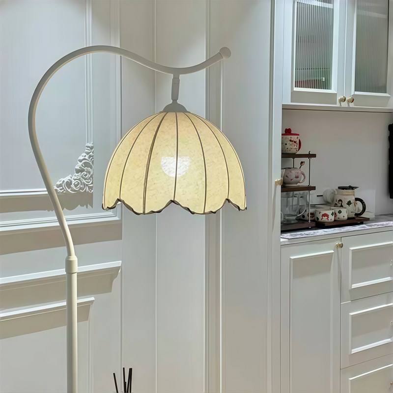 奶油风落地灯f客厅沙发旁茶几氛围灯具卧室床头柜置物一体立式台