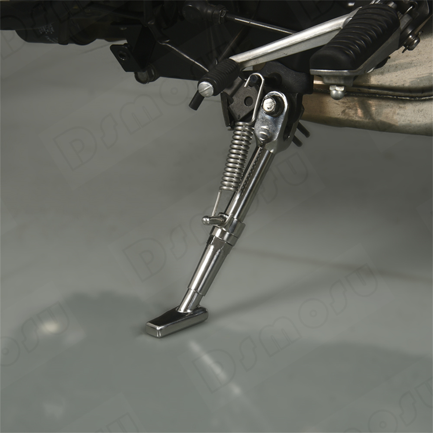 川崎Z900RS改装调节边撑