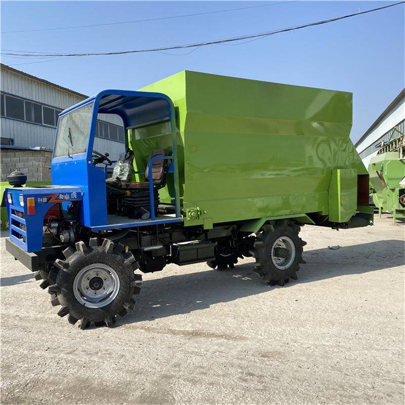 养殖场电动2方草料投料车柴油动力四轮轻卡撒料车干湿两用喂牛车