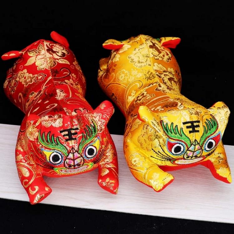 虎年民间特色工艺品绣花布虎双头虎头枕儿童整月宝宝婴幼儿礼品