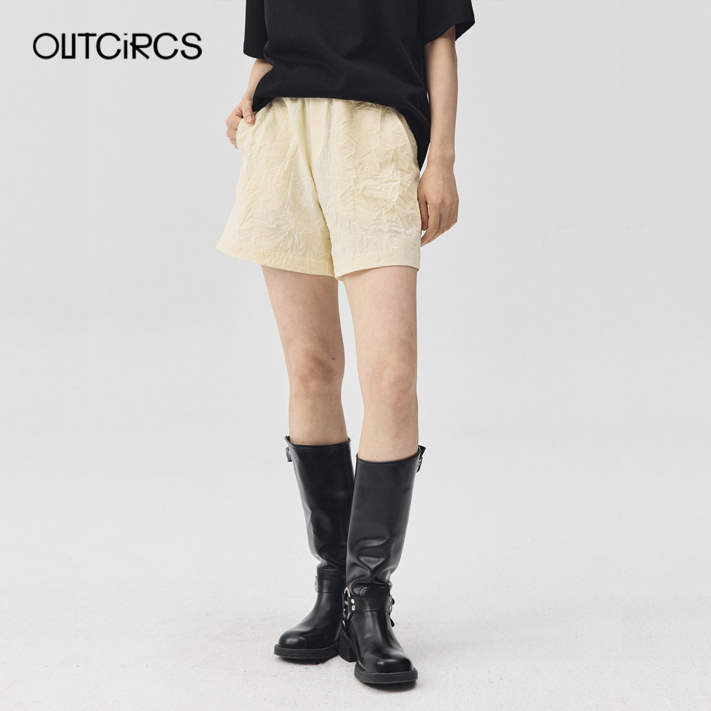 OUTCiRCS 26SS水波碎纹轻松短裤女款松紧腰带夏季清新穿搭