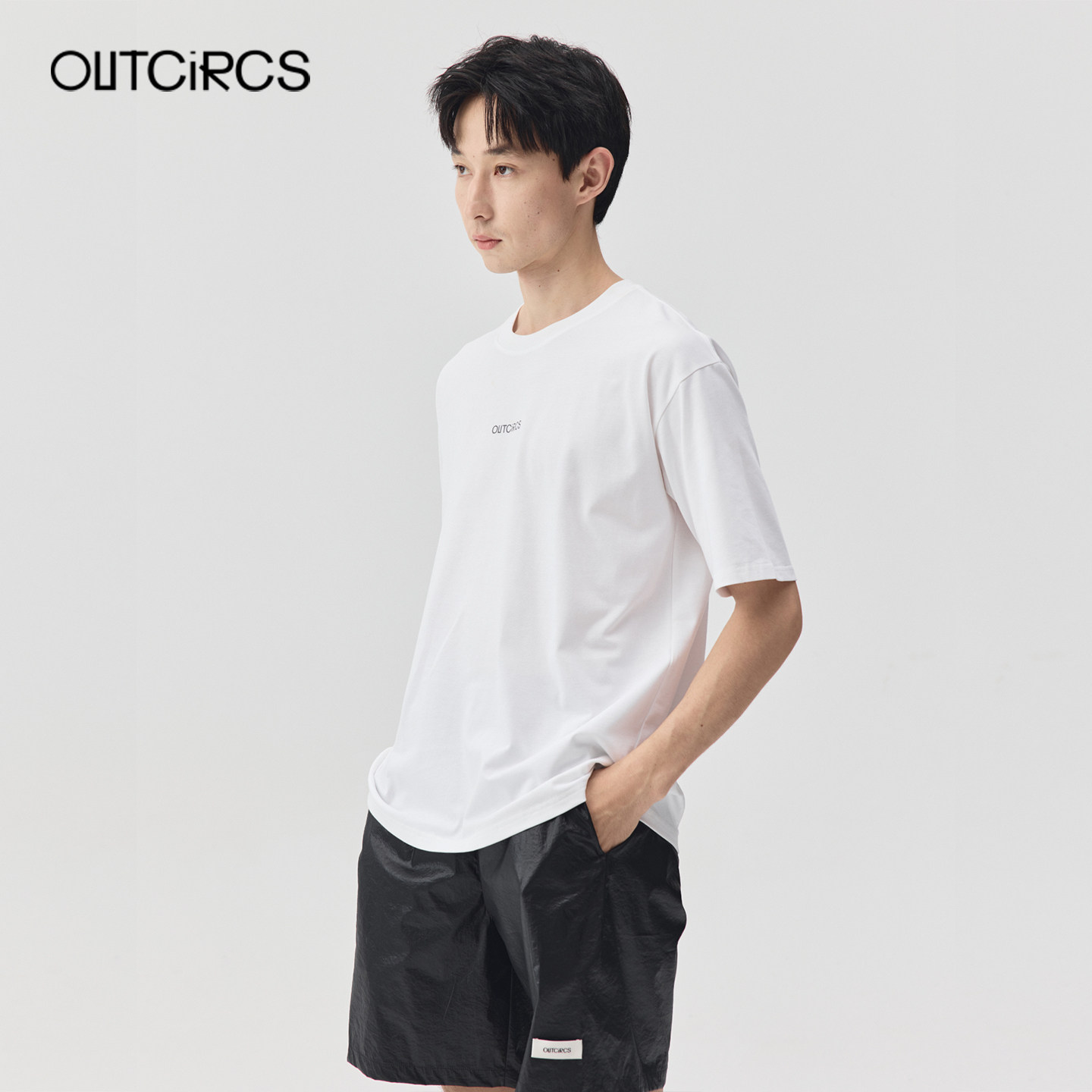 OUTCiRCS26SS男女同款系列印花BOXFIT短袖T恤 - 实物图