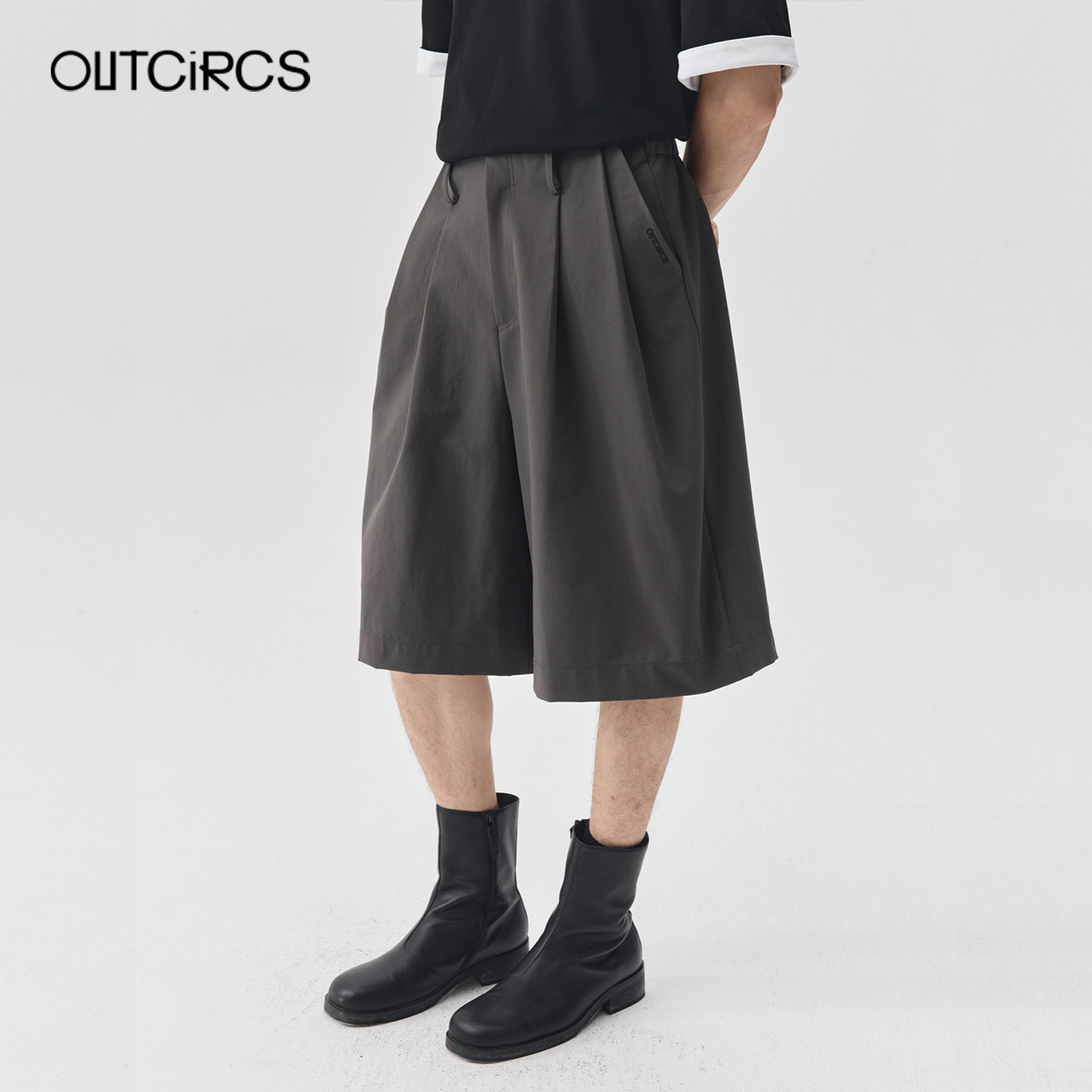 OUTCiRCS纯色立体挺括七分裤