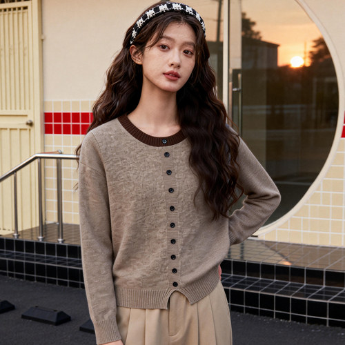 ROCOCO/洛可可撞色领针织开衫女单排扣简约休闲秋冬毛衣外套