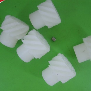 塑胶尼龙45度螺旋斜齿轮交错轴代替蜗杆蜗轮2模10齿孔10