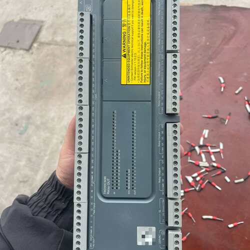 可维修PLC控制器TM200C60R 99新