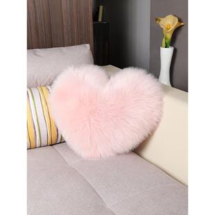 北欧ins风爱心心形抱枕毛绒网红粉色毛毛仿羊毛女生沙发靠枕靠垫