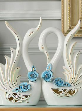 创意情侣天鹅结婚礼物摆件家居装饰品陶瓷工艺品时尚新房婚房摆设