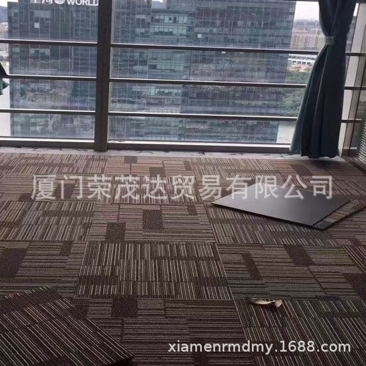 条纹款办公室方块地毯 大于新德里系列 办公室PVC底方块地毯安装