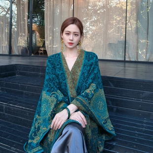 孔雀蓝披肩外搭女2025新款出行旅游拍照中式民族风斗篷披风围巾