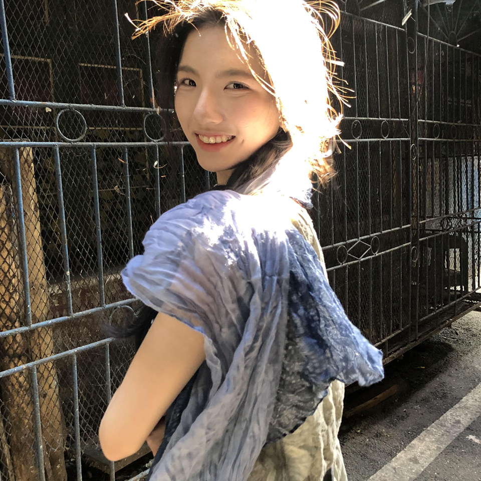 文艺森系蓝色波点新疆旅游丝巾