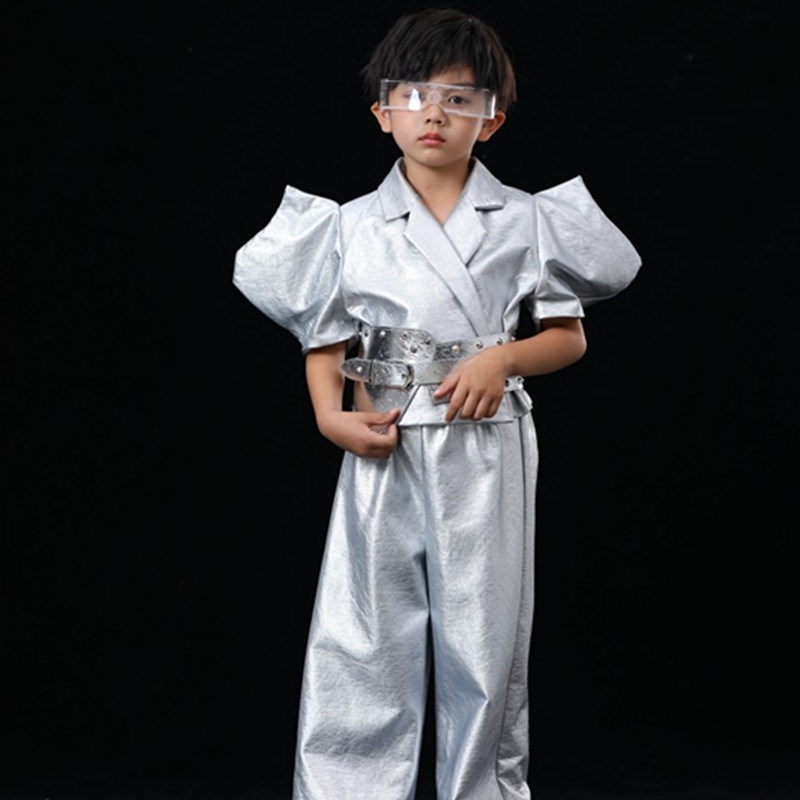 男童T台走秀银色未来科技服装模特比赛表演儿童演出服元宇宙潮服
