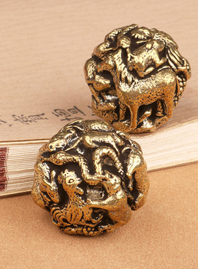 黄铜实心十二生肖健身球老年人保健手把玩件个性核桃金属手球练手