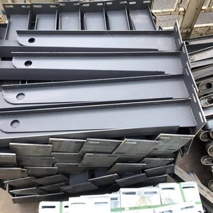 定制 铁/不锈钢雨棚钢梁支架牛腿H型钢结构玻璃幕墙点式爪件雨蓬